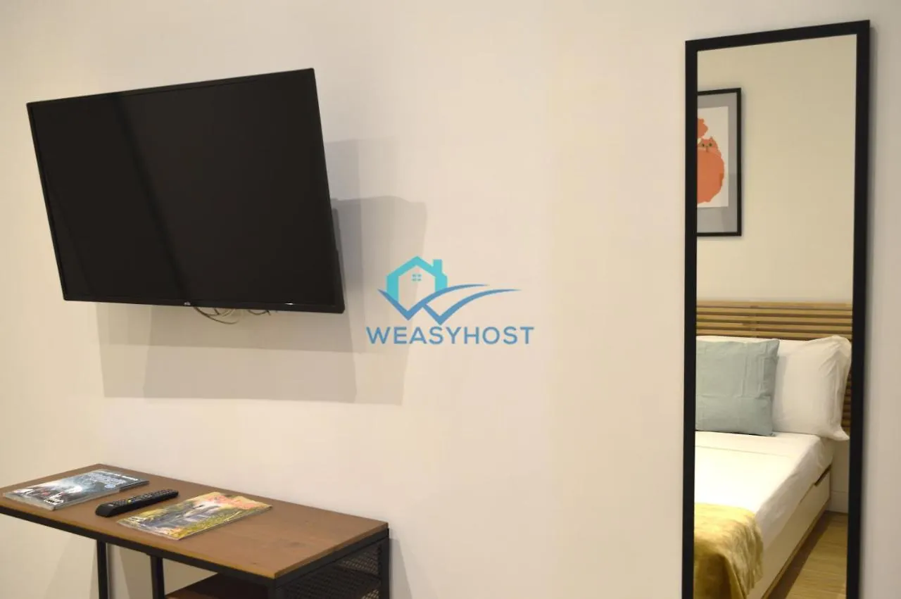 Renovated & Bright Tuscolanaflat Apartamento Roma